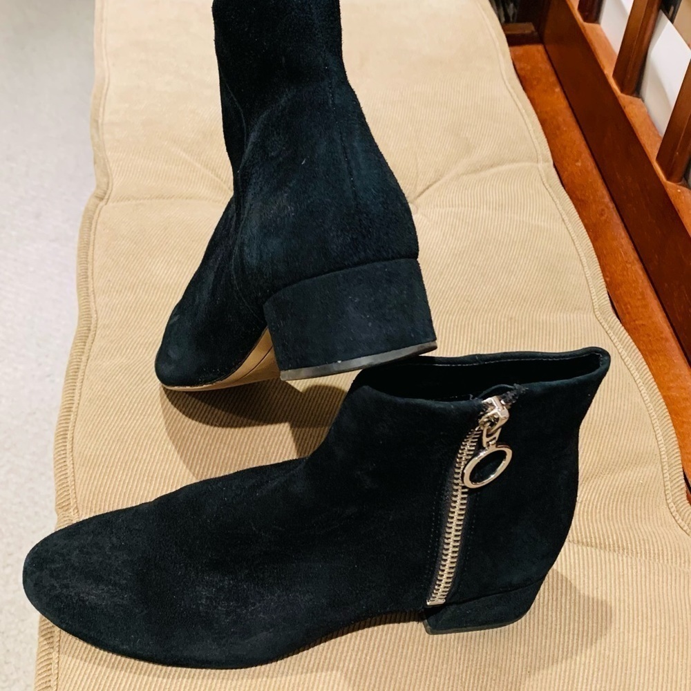 Dolce Vita Women Black Suede Ankle Boot with Side Silver Zipper. - Picture 3 of 13